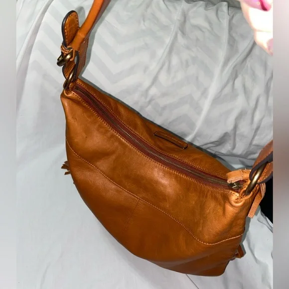 Like new Frye Whiskey Heidi Fringe Hobo slouchy Bag - Picture 9 of 15